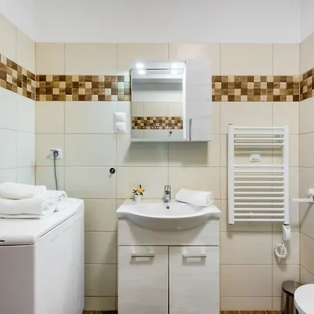 Homey New Great Area Διαμέρισμα